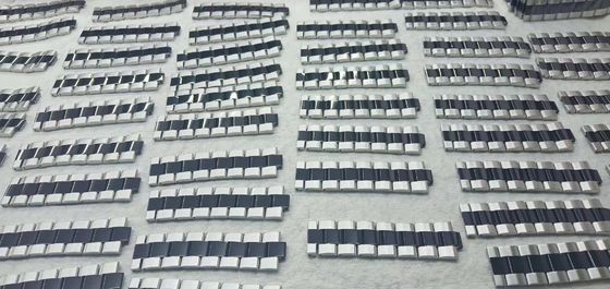 Высококачественная заводская продажа прочной высокоэффективной вакуумной металлизационной машины PVD с возможностью многослойного покрытия